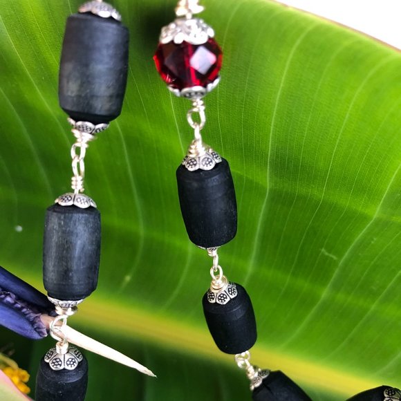 38  3/4" black Tulasi with red crystal glass beads - Picture 1 of 7